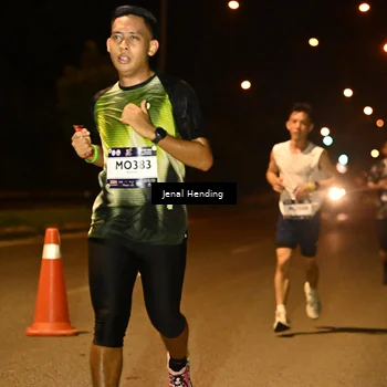 Runner Photo 7715414
