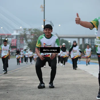 Runner Photo 7715435
