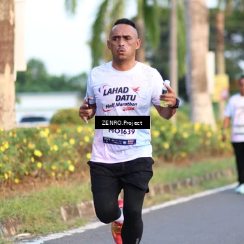 Runner Photo 7715438