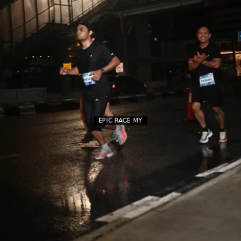 Runner Photo 7715453