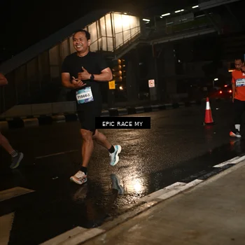 Runner Photo 7715457