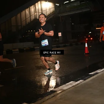 Runner Photo 7715468