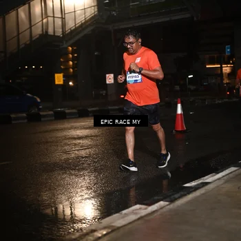 Runner Photo 7715503