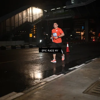 Runner Photo 7715546