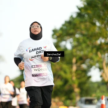 Runner Photo 7715548
