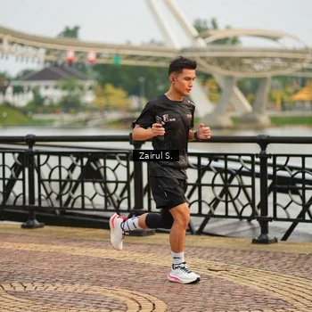 Runner Photo 7715553