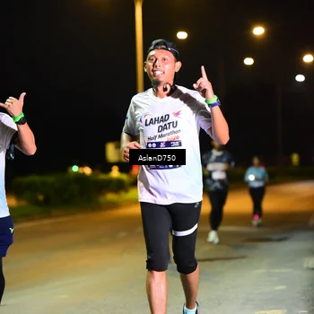 Runner Photo 7715554