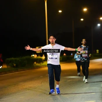 Runner Photo 7715561