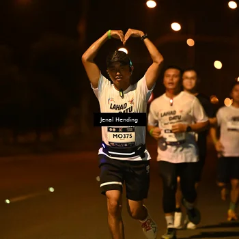 Runner Photo 7715573