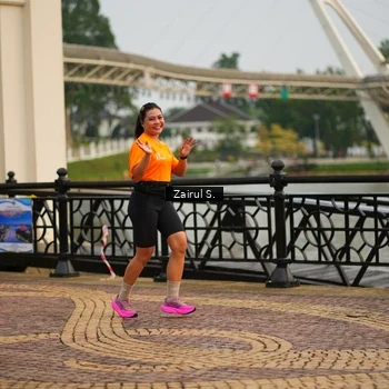 Runner Photo 7715585