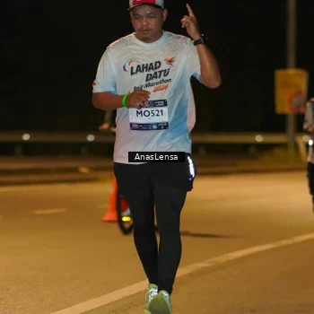 Runner Photo 7715600