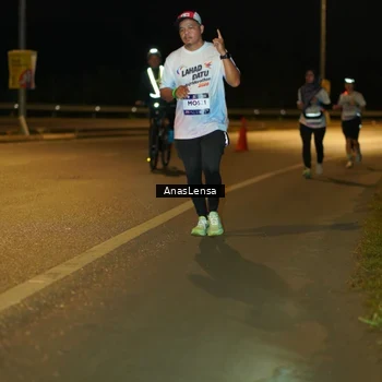 Runner Photo 7715623