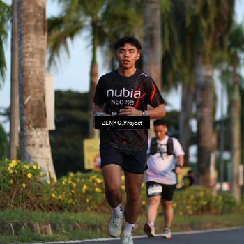 Runner Photo 7715630