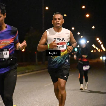 Runner Photo 7715635