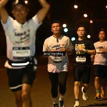Runner Photo 7715638