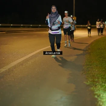 Runner Photo 7715646