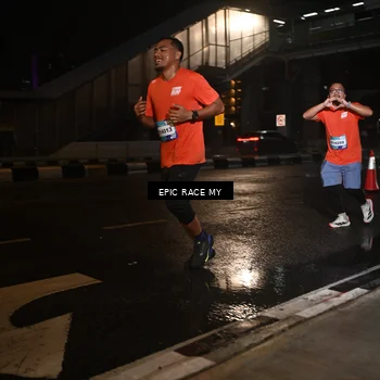 Runner Photo 7715670