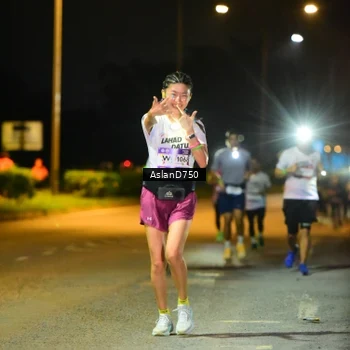 Runner Photo 7715680