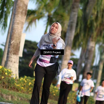 Runner Photo 7715692