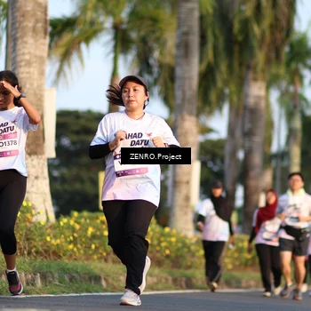 Runner Photo 7715706
