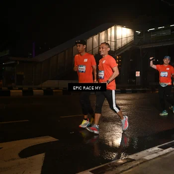 Runner Photo 7715714