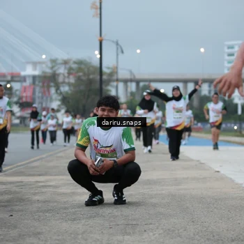 Runner Photo 7715717
