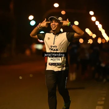 Runner Photo 7715732