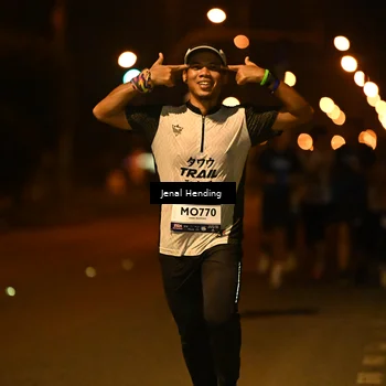 Runner Photo 7715764