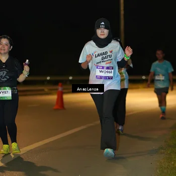 Runner Photo 7715787