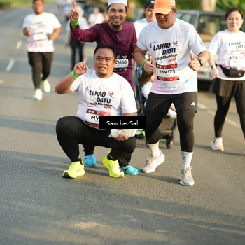 Runner Photo 7715802