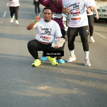 Runner Photo 7715804