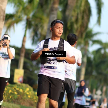 Runner Photo 7715807