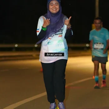 Runner Photo 7715812