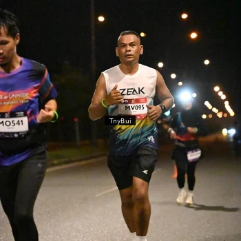 Runner Photo 7715840