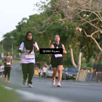 Runner Photo 7715849