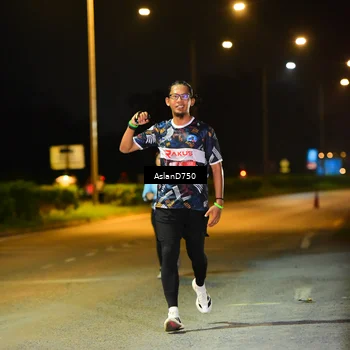 Runner Photo 7715873