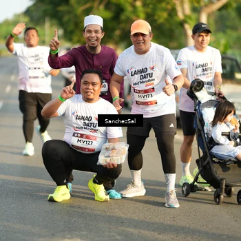 Runner Photo 7715882