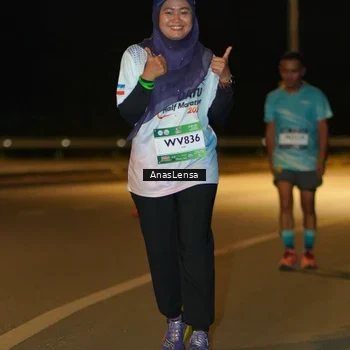 Runner Photo 7715897