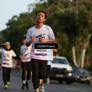 Runner Photo 7715907