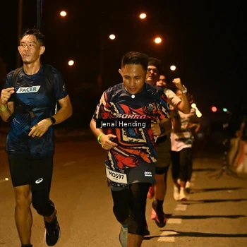 Runner Photo 7715914