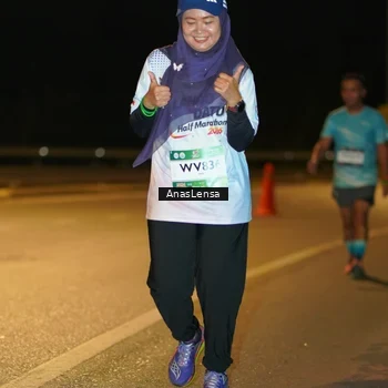 Runner Photo 7715916