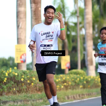 Runner Photo 7715922