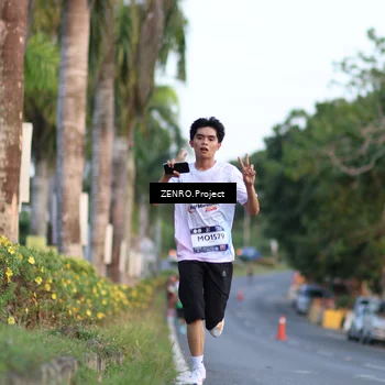 Runner Photo 7715936