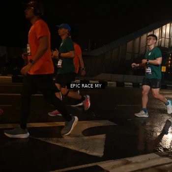 Runner Photo 7715963