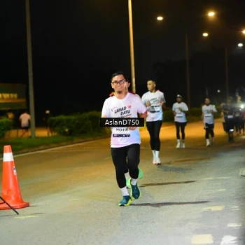 Runner Photo 7715980