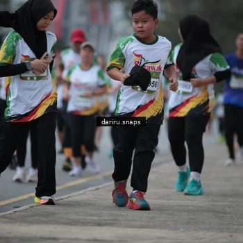 Runner Photo 7715990