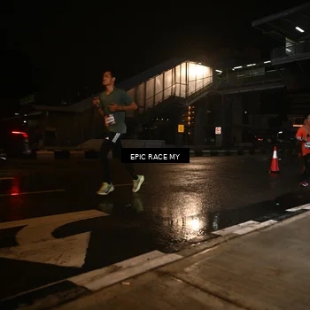 Runner Photo 7715995