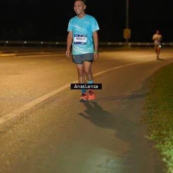 Runner Photo 7716001
