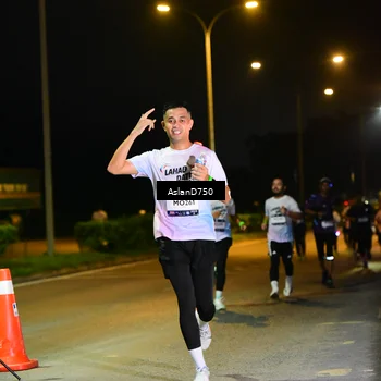 Runner Photo 7716012