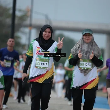 Runner Photo 7716013
